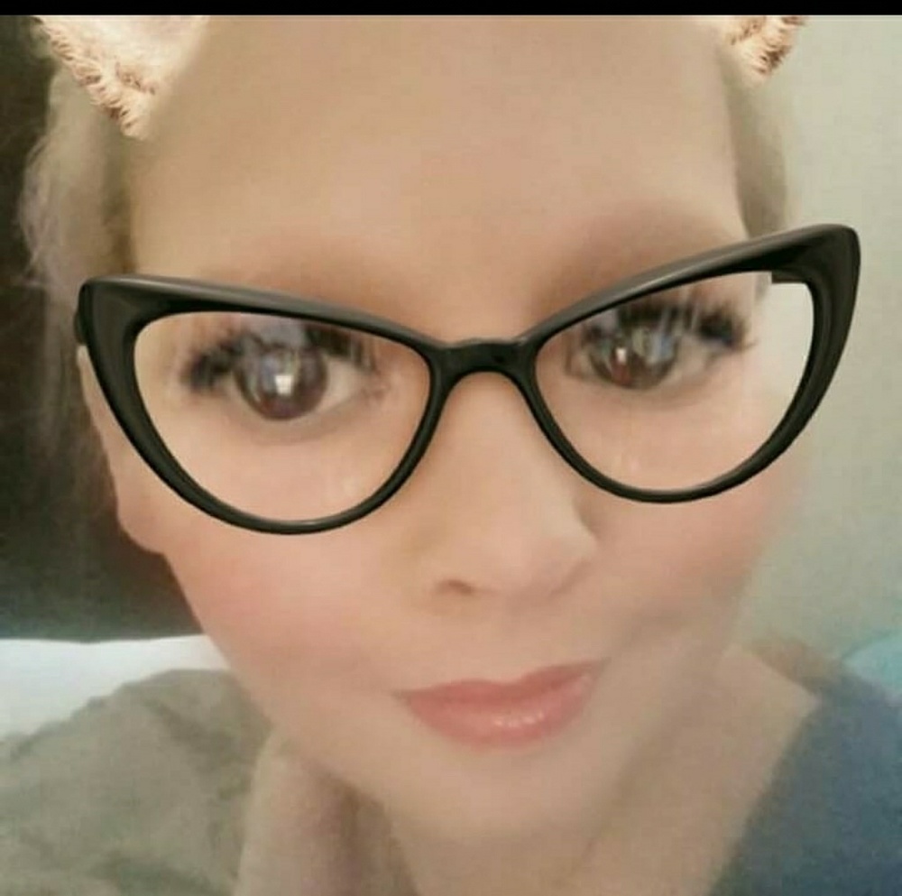Meet your Posher, Kara